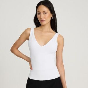 EXPRESS • body contour v-neck tank